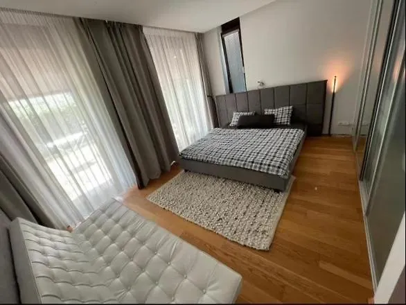Prestige Living, 2br Luxury Apartment, Koliba Location, Free Parking Apartmán Bratislava